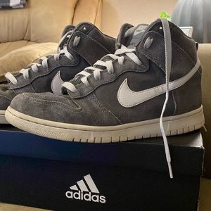 Nike high top dunks, wolf grey, suede